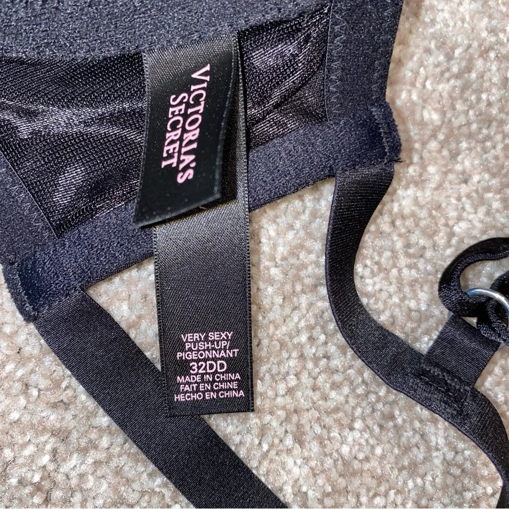 Victorias Secret size 32dd